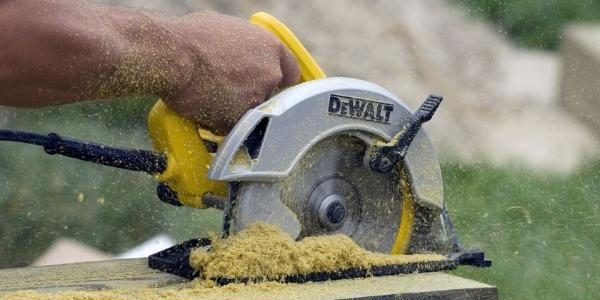 Cách bảo dưỡng máy cưa đĩa Dewalt tại nhà