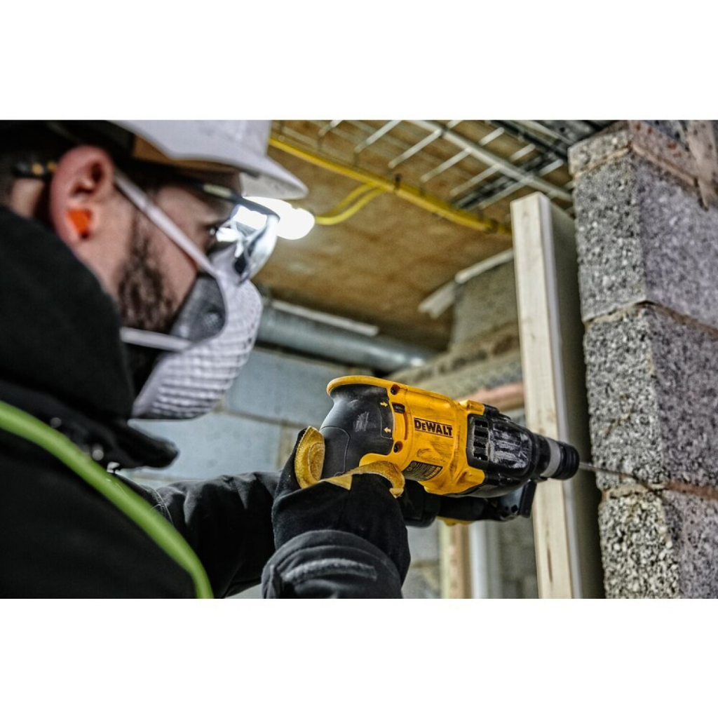 Đa Dụng và Linh Hoạt: Máy Khoan Búa DeWalt D25133KA-B1 - Lựa Chọn Tốt Nhất Cho Các Công Việc Xây Dựng