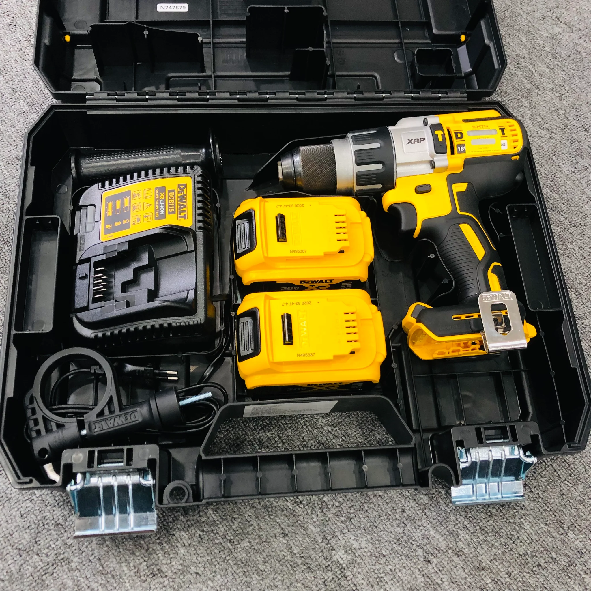 Sức Mạnh Trong Tầm Tay: Dewalt DCD996P2 - Đối Tác Đáng Tin Cậy Cho Công Việc Hàng Ngày