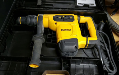 Chất lượng và độ bền tuyệt vời: Máy khoan búa DeWalt D25481K là lựa chọn hoàn hảo cho các chuyên gia!