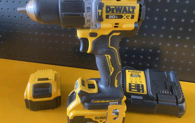 Linh hoạt và mạnh mẽ: Máy khoan cầm tay pin Dewalt DCD805M2