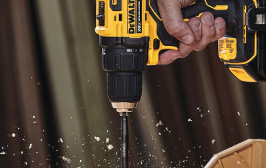 Sức Mạnh Di Động: Máy Khoan Dewalt DCD708P2-KR 20Vmax/BL