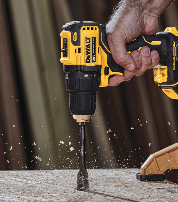 Sức Mạnh Di Động: Máy Khoan Dewalt DCD708P2-KR 20Vmax/BL
