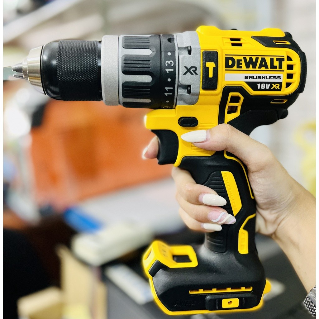 Sức mạnh trong tầm tay: Dewalt DCD796N - Đối tác đáng tin cậy của bạn