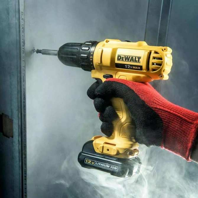 Thiết Kế Nhỏ Gọn, Hiệu Suất Lớn: Dewalt DCD700C2A-B1 Cho Công Việc Tối Ưu