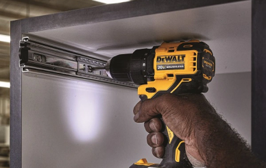 Sức Mạnh Di Động: Máy Khoan Cầm Tay Dewalt DCD708D2 20Vmax/BL