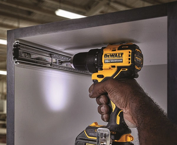 Sức Mạnh Di Động: Máy Khoan Cầm Tay Dewalt DCD708D2 20Vmax/BL