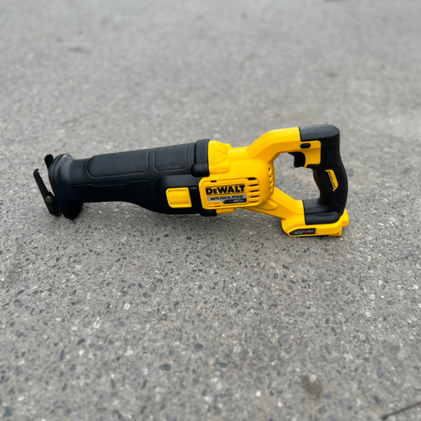 Máy cưa kiếm Dewalt DCS389N( không kèm pin sạc)