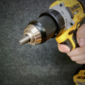Máy khoan búa không chổi than 20V Dewalt DCD806